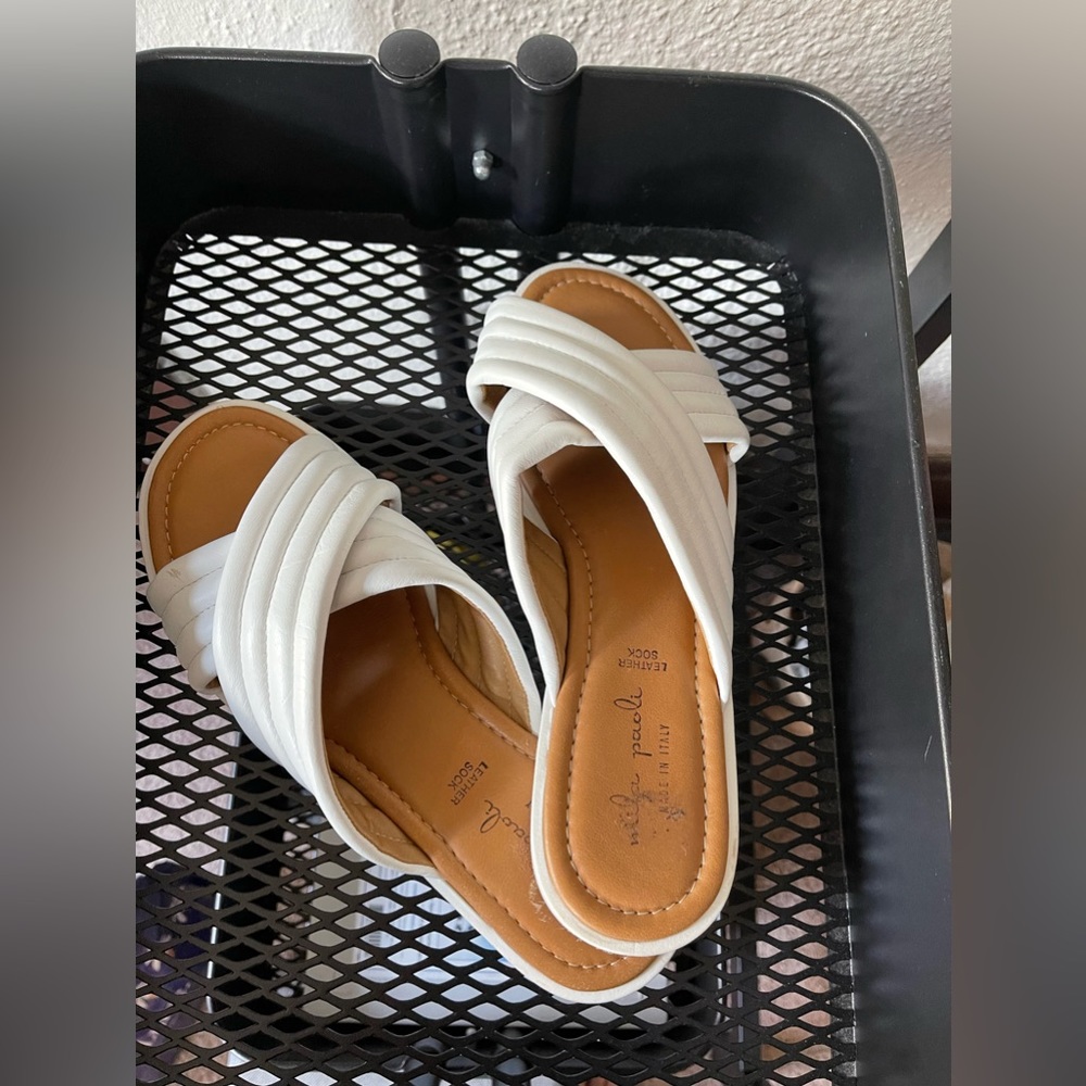 White slip-on Sandal